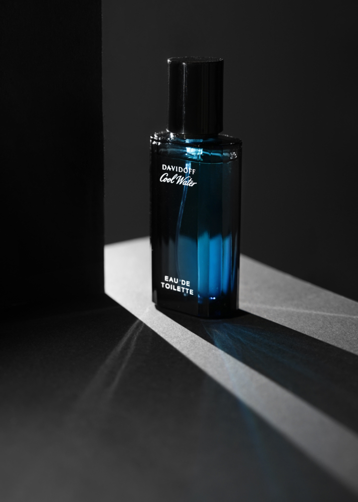 Experimente mit Licht und Schatten.