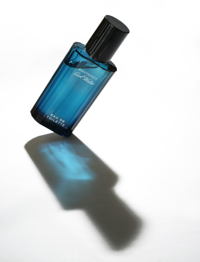 Experimente mit Licht und Schatten.